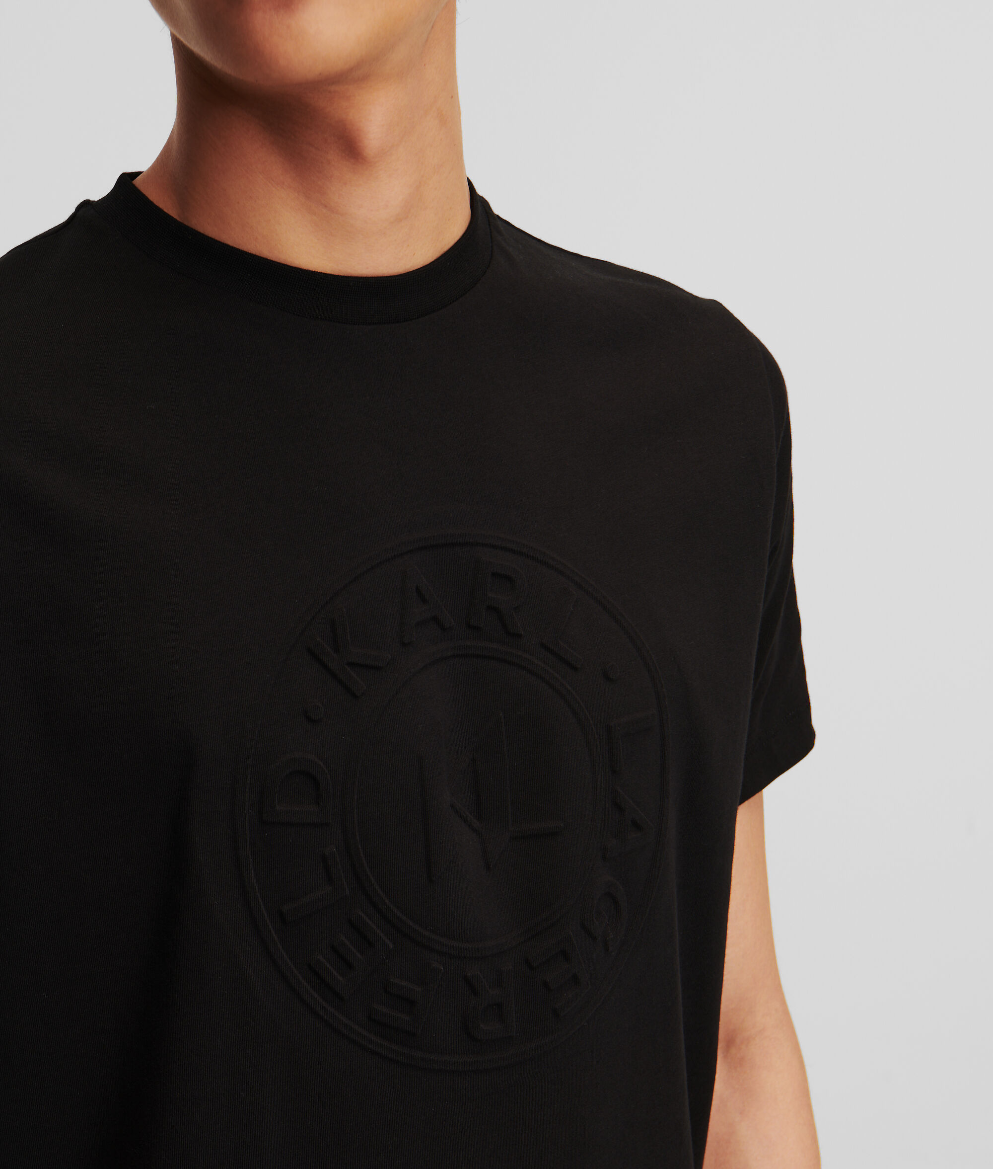 (image for) Unique ROUND-NECK T-SHIRT